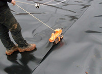 There are two methods for construction welding of HDPE geomembrane: double seam hot melt welding and single seam extrusion welding.