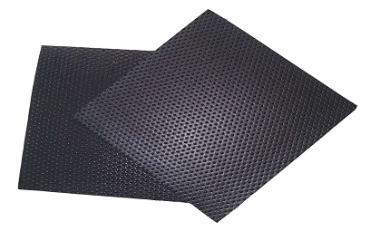 Single and double rough surface/stationary geomembrane