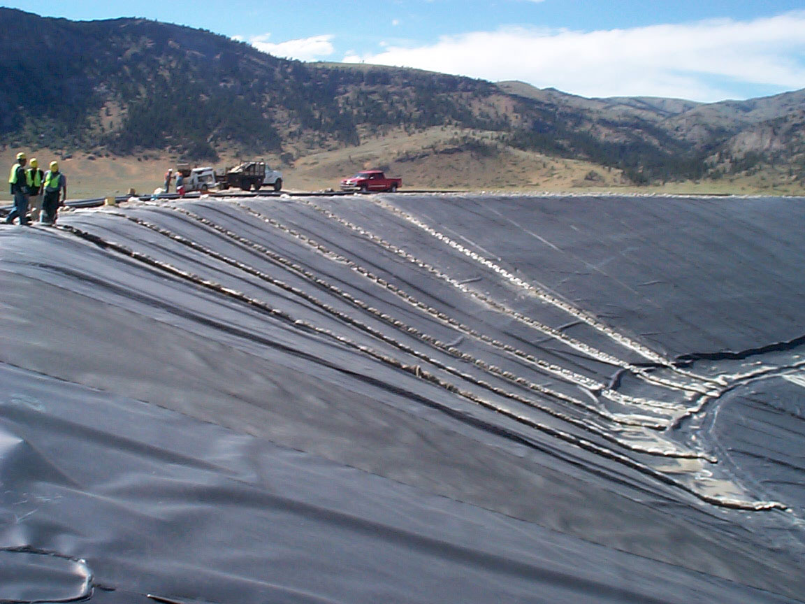 Impermeable geomembrane for breeding